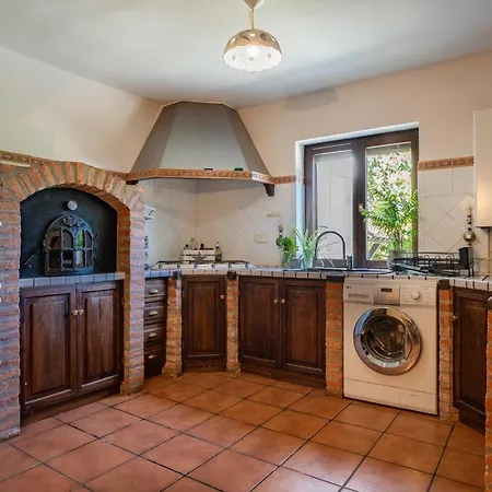 Casa Ohana, A 5 Min De Comillas Aparthotel