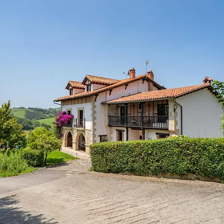 Aparthotel Casa Ohana, A 5 Min De Comillas Rioturbio